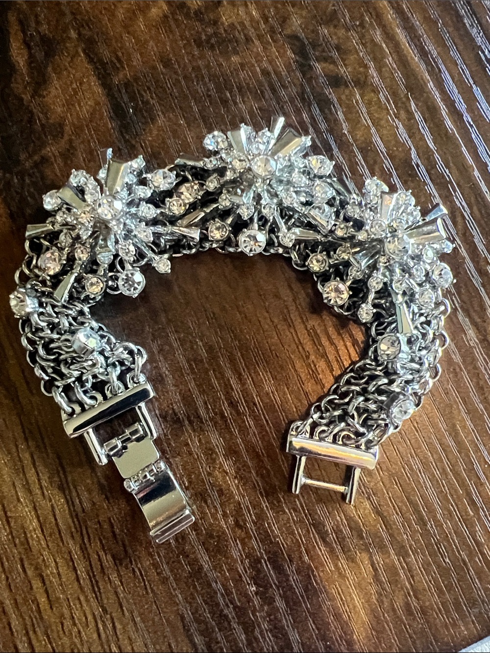 Banana Republic Snowflake burst crystal bracelet silver tone chain link 7"